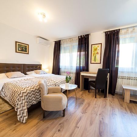 Villa Gradski Vrt Осиек Екстериор снимка